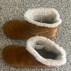 Koolaburra Tan Ankle Boots with Faux Fur